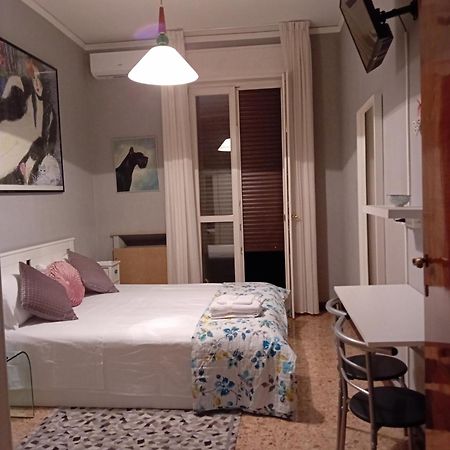 B&B Califano- 2 Leoni Verona Eksteriør bilde