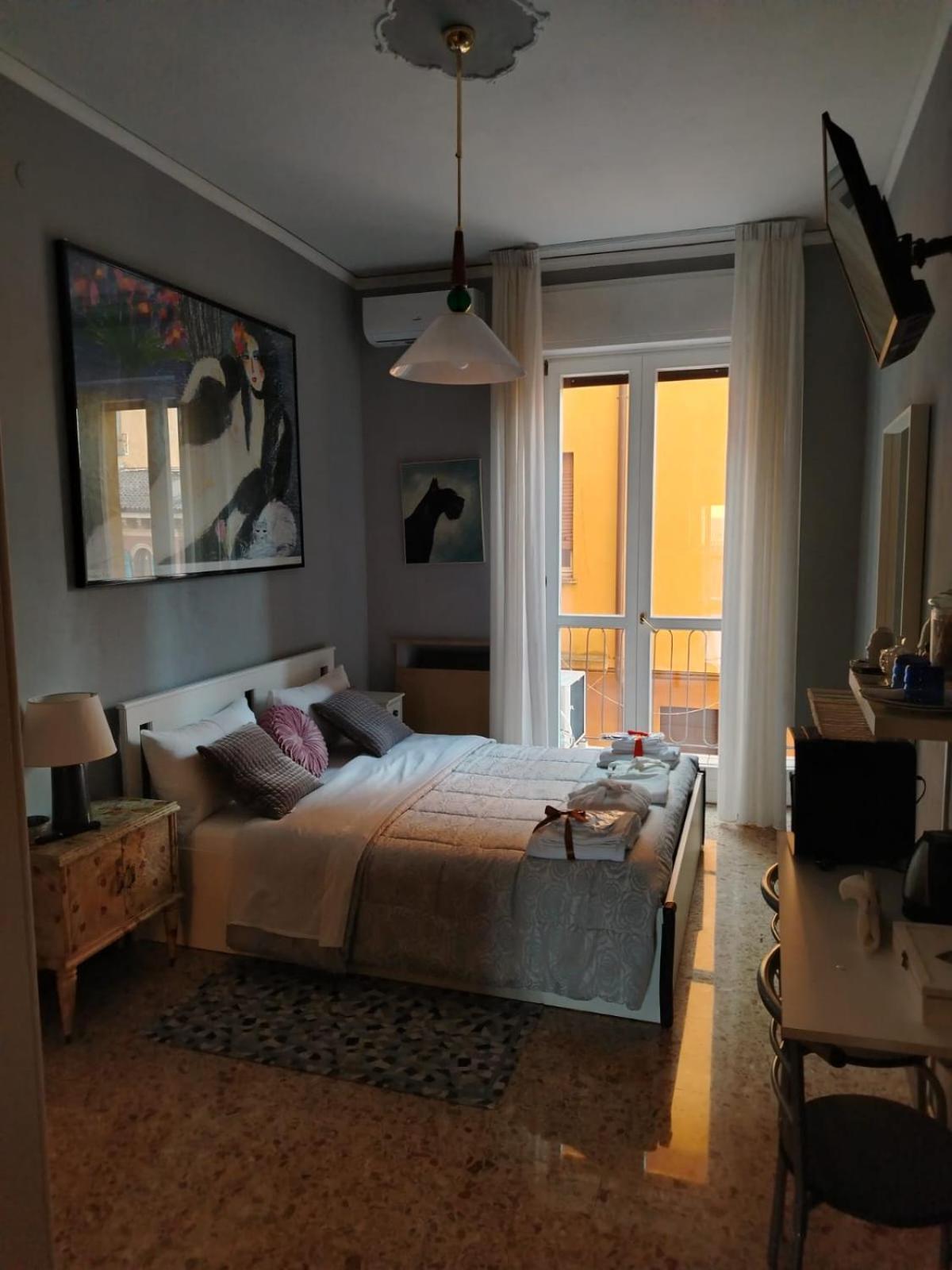 B&B Califano- 2 Leoni Verona Eksteriør bilde