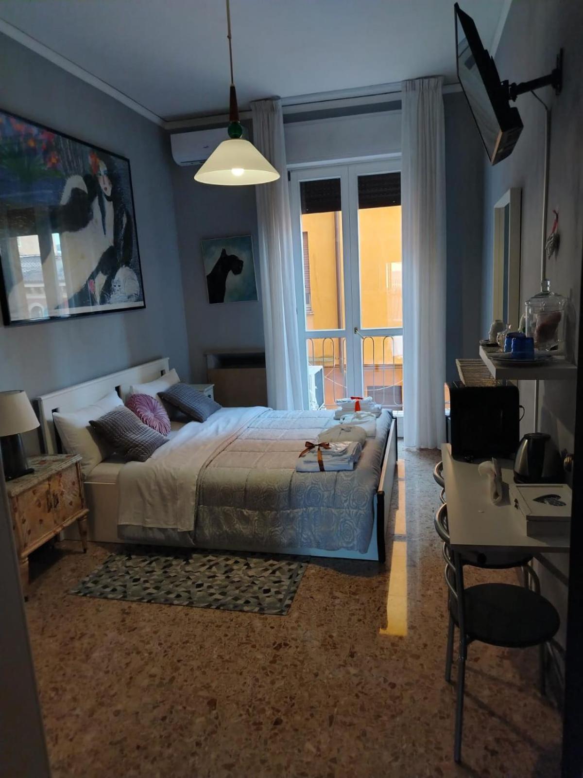 B&B Califano- 2 Leoni Verona Eksteriør bilde