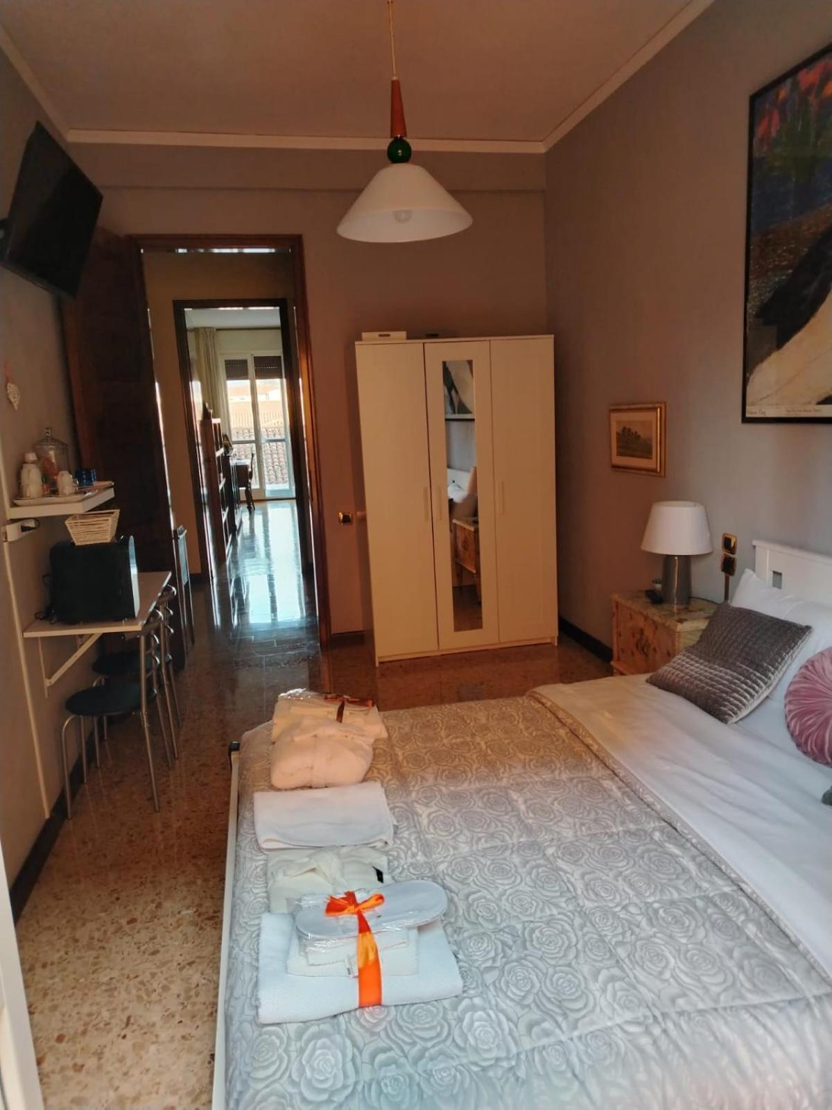 B&B Califano- 2 Leoni Verona Eksteriør bilde