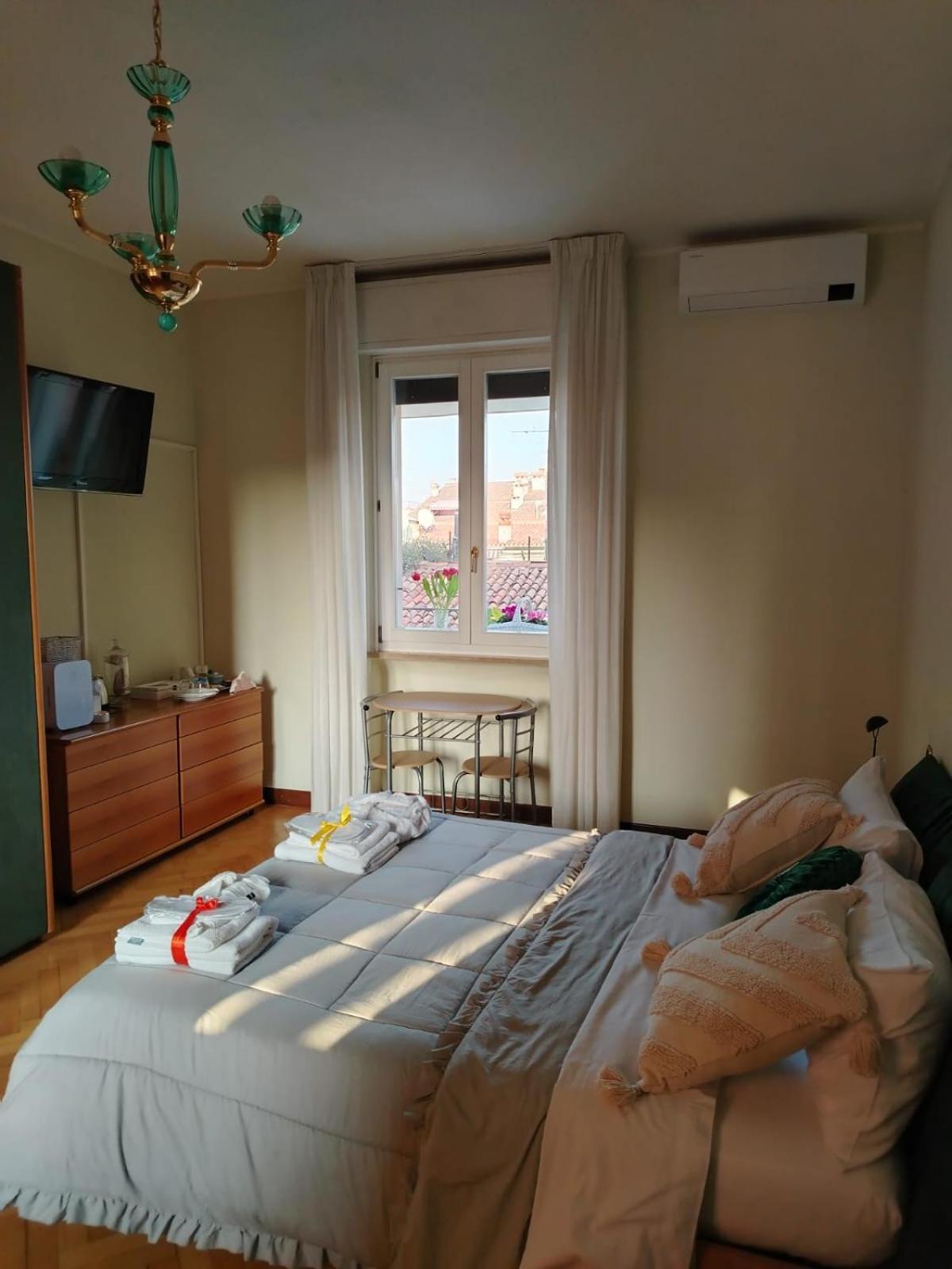B&B Califano- 2 Leoni Verona Eksteriør bilde