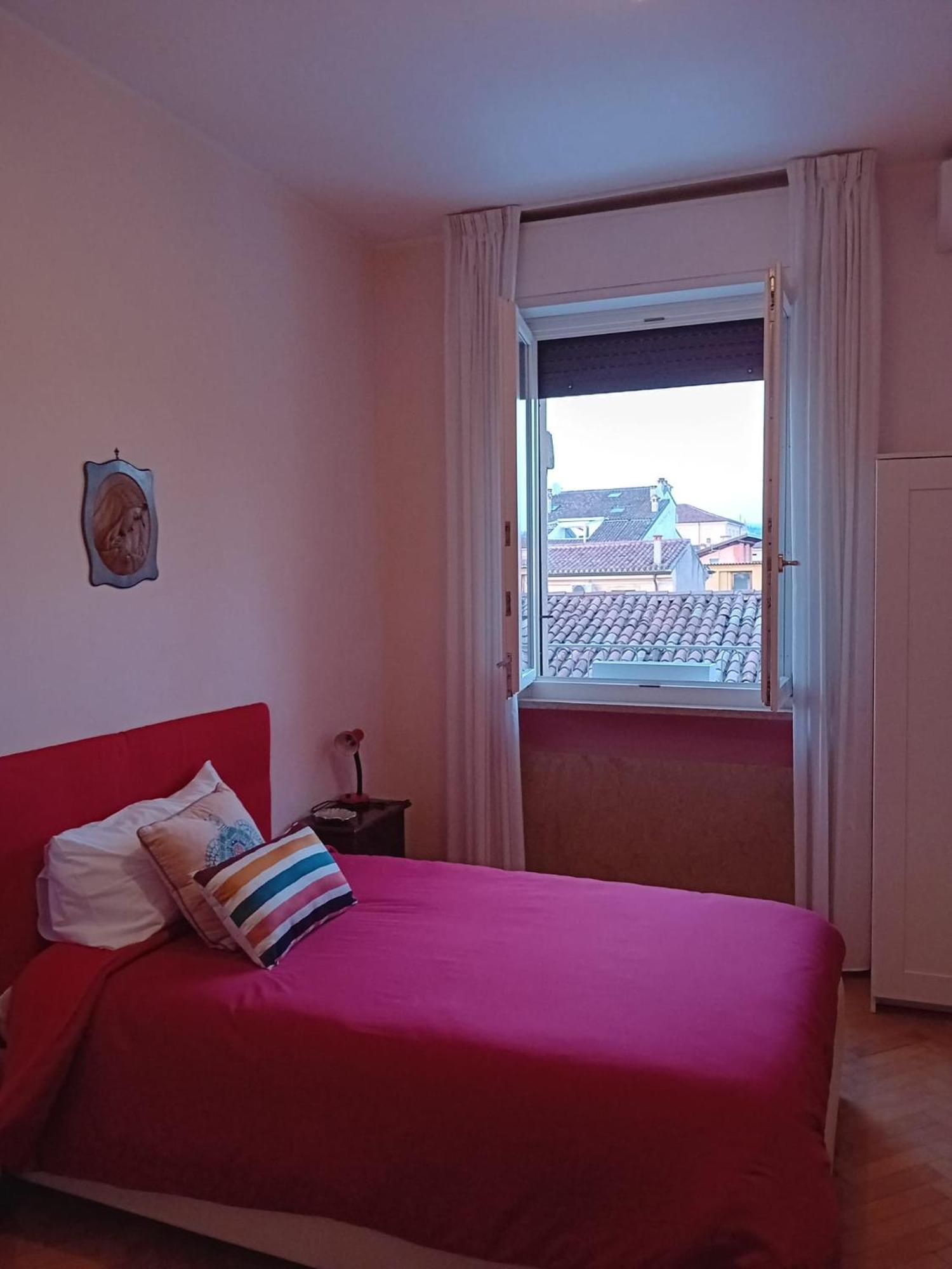 B&B Califano- 2 Leoni Verona Eksteriør bilde